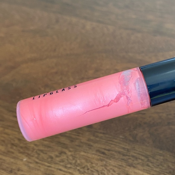 MAC Tour De Fabulous Lipglass - Picture 4 of 5